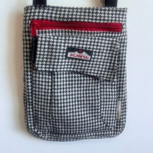 KAVU Limited Edition Keeper Houndstooth Crossbody Bag Gray Red